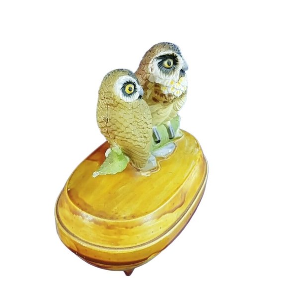 Music Box Handmade Cast Resin Owls on Perch "Born Free" Tune 1986 Vintage - Picture 5 of 8